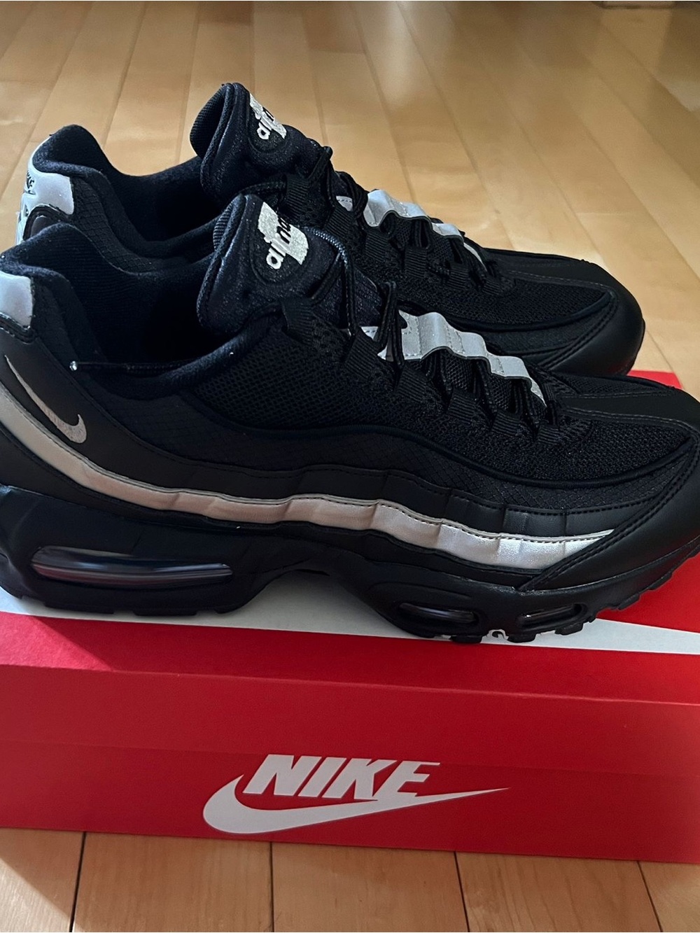 Nike Men’s Black & Silver Air Max Style Sneakers